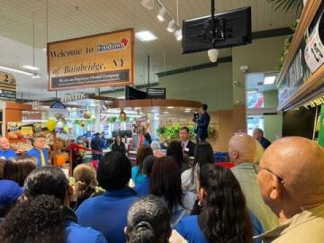 PSK Supermarkets Foodtown Bronx Crowd Carousel
